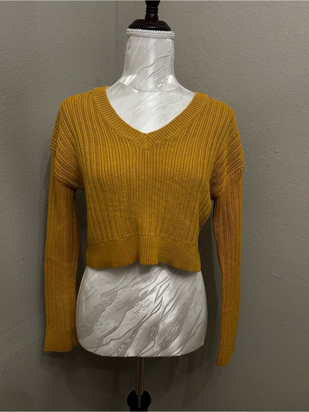 Cropped V-Neck Ribbed Sweater in Mustard